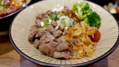 【桃園 | 丼飯】千夜一夜干❤最好吃的一夜干就在龜山神社，使用高成本的茶葉、鹽麴、優勝米、最療癒的水族箱魚兒
